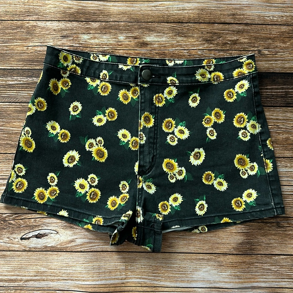 Forever 21 Sunflower Shorts - Size 31